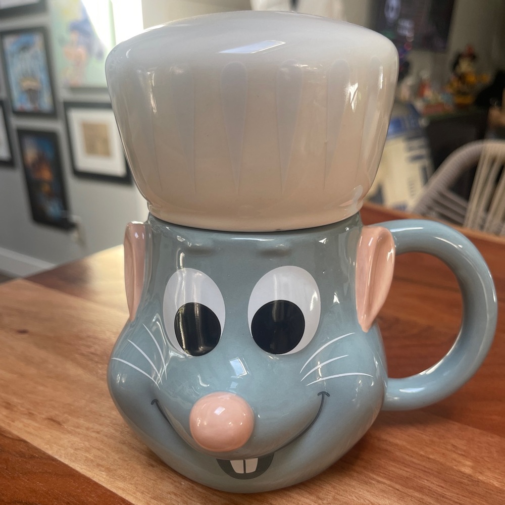 Disney Ratatouille Mug w/chef hat lid-NEW & Rare!